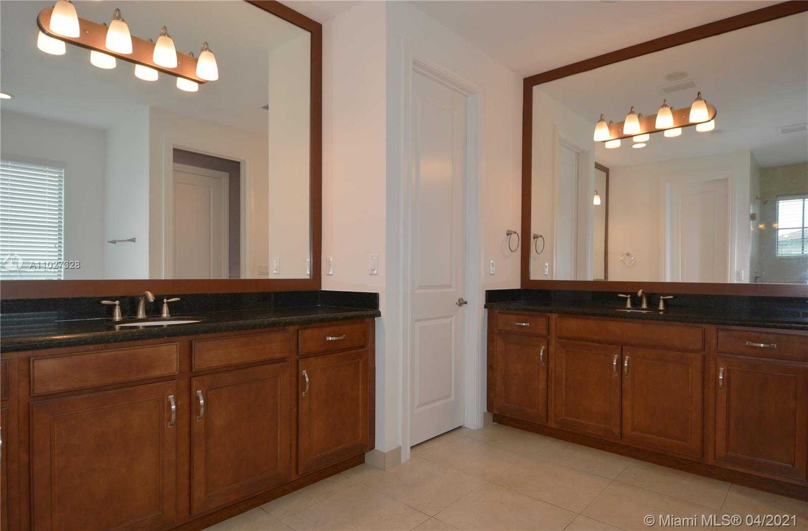 Small Image of 9378 WEST MERIDIAN DR W, Parkland Number 45
