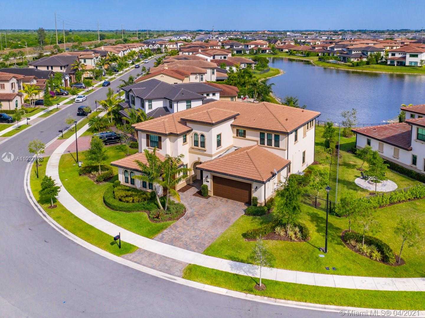 Small Image of 9378 WEST MERIDIAN DR W, Parkland Number 7