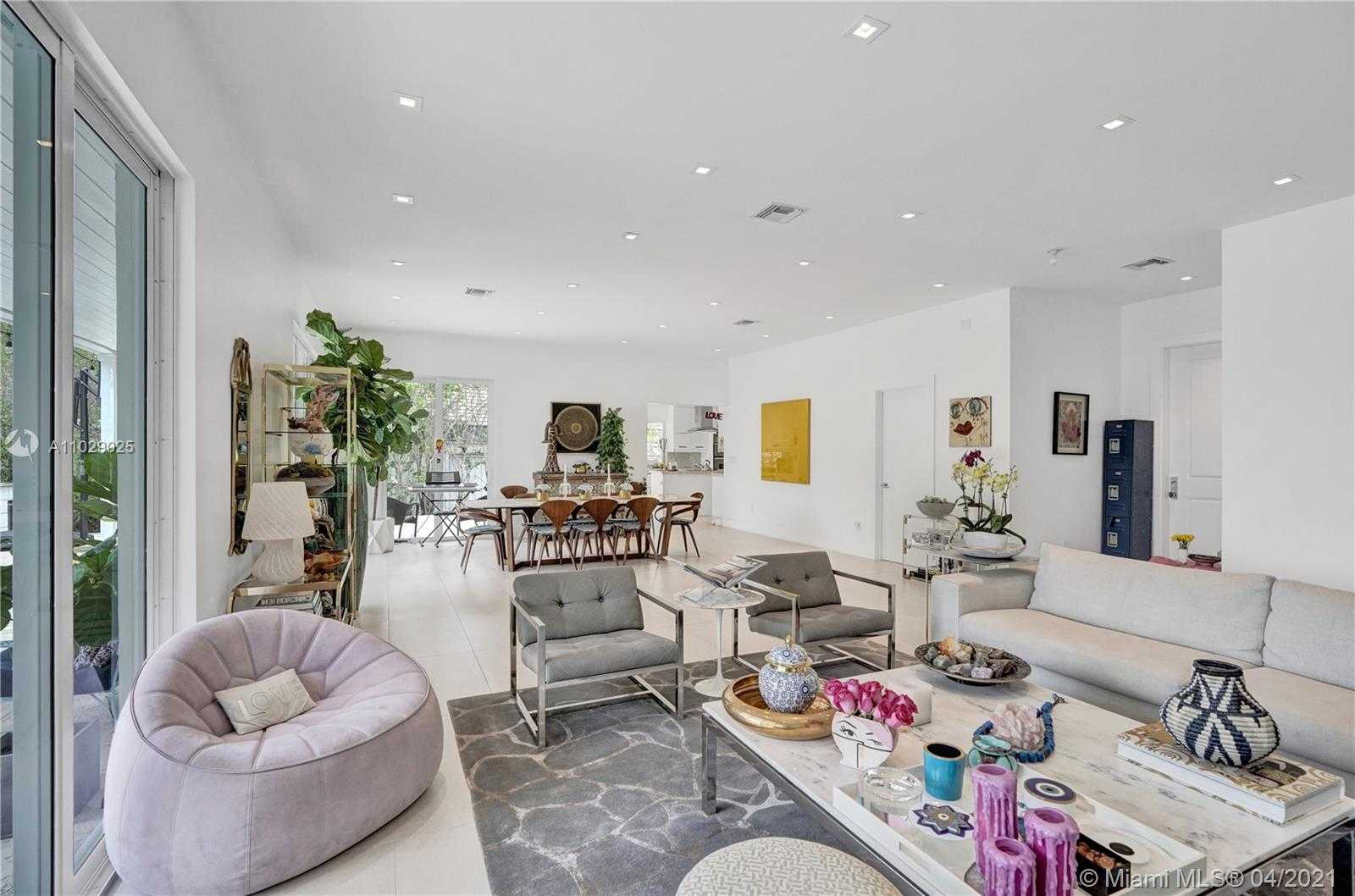 Small Image of 4425 ISLAND RD, Miami Number 11