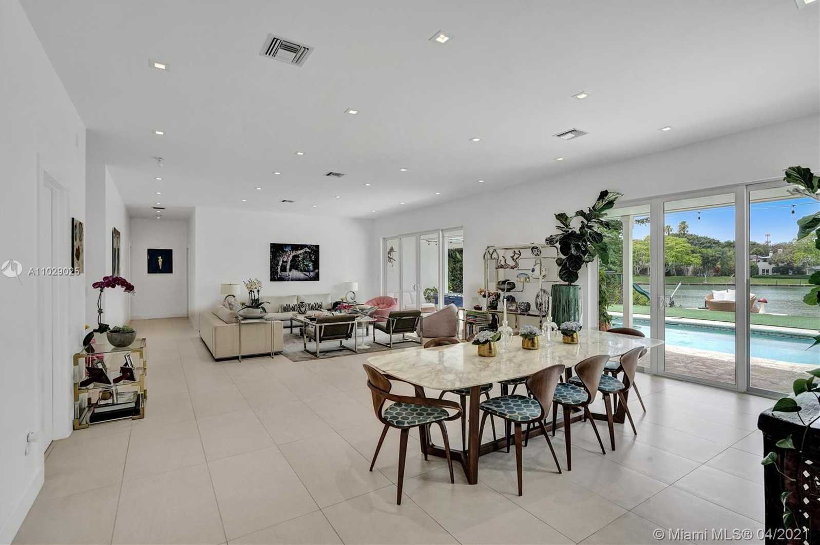 Small Image of 4425 ISLAND RD, Miami Number 7
