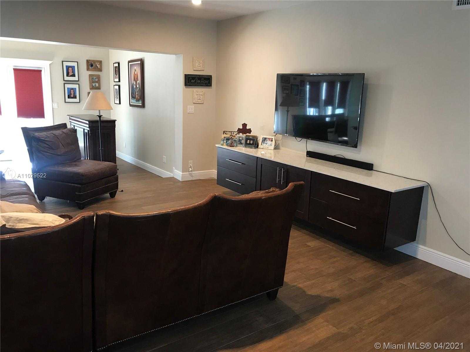 Small Image of 14401 SOUTH WEST 82 AVE, Palmetto Bay Number 15