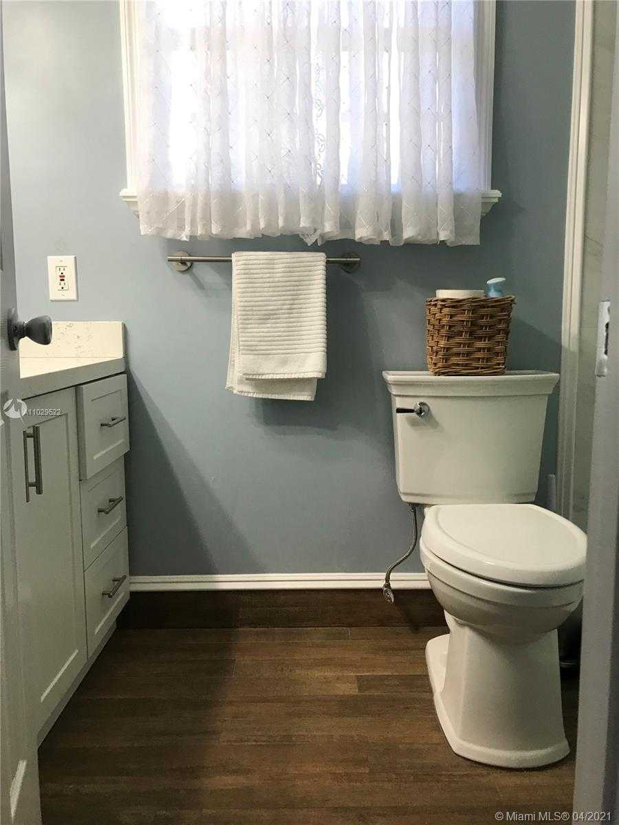 Small Image of 14401 SOUTH WEST 82 AVE, Palmetto Bay Number 25