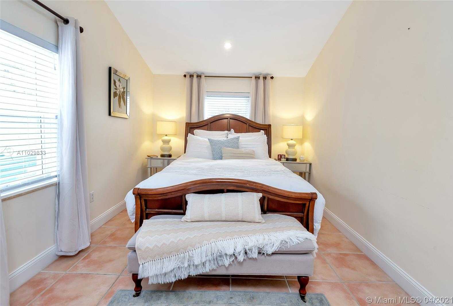 Small Image of 4140 SOUTH WEST 60TH CT, Miami Number 14