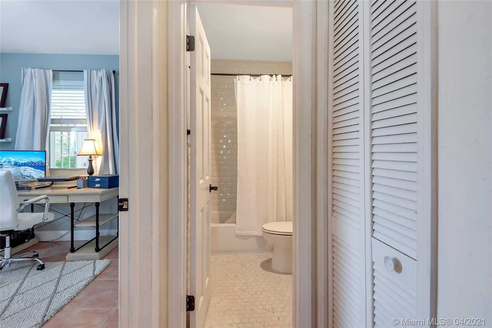 Small Image of 4140 SOUTH WEST 60TH CT, Miami Number 20
