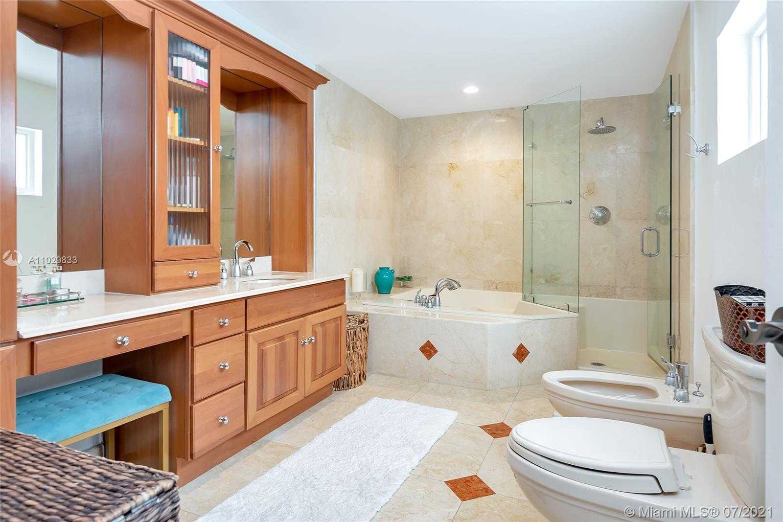 Small Image of 4140 SOUTH WEST 60TH CT, Miami Number 4