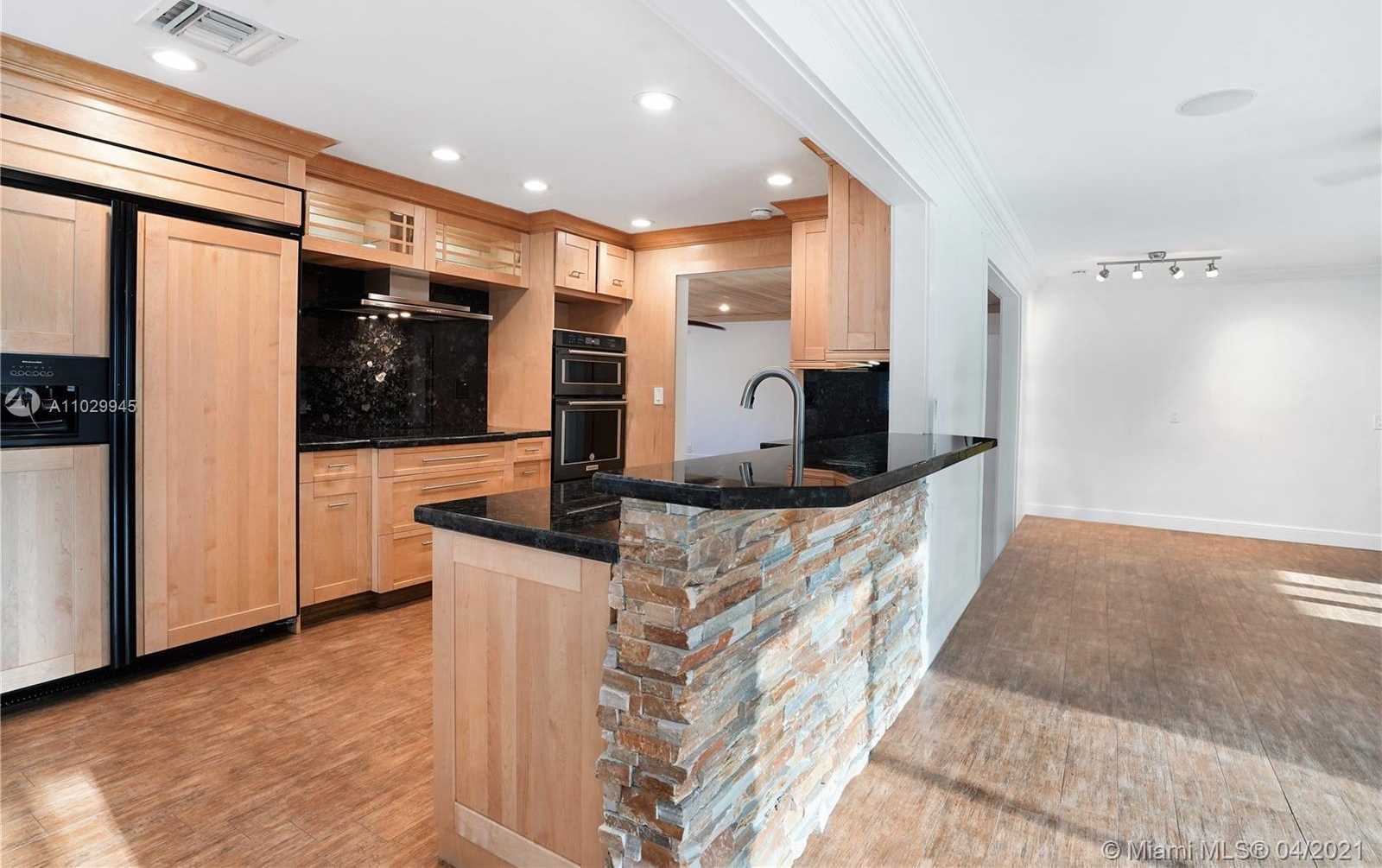 Small Image of 4481 SOUTH WEST 38TH TER, Dania Beach Number 14