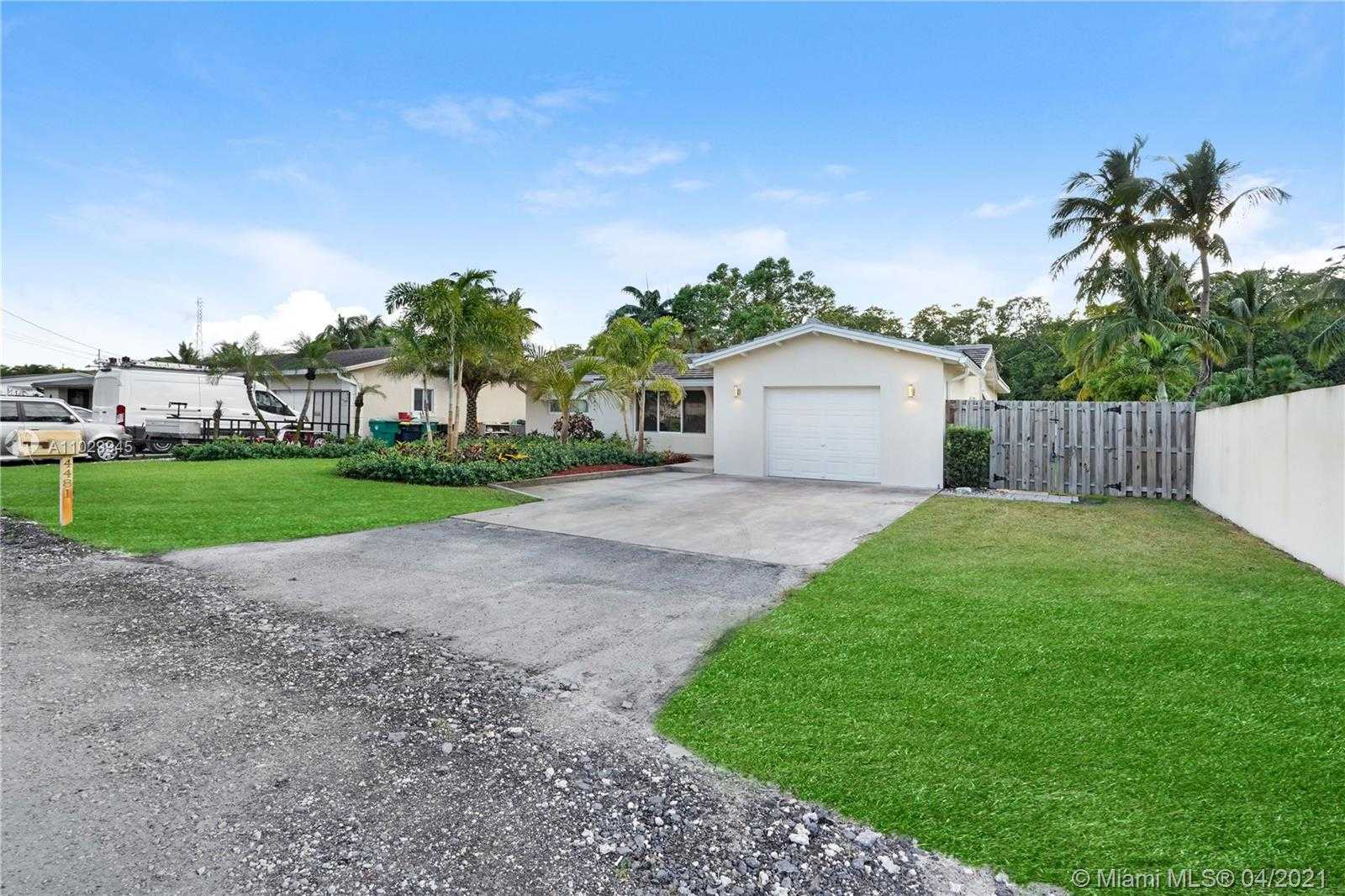 Small Image of 4481 SOUTH WEST 38TH TER, Dania Beach Number 2