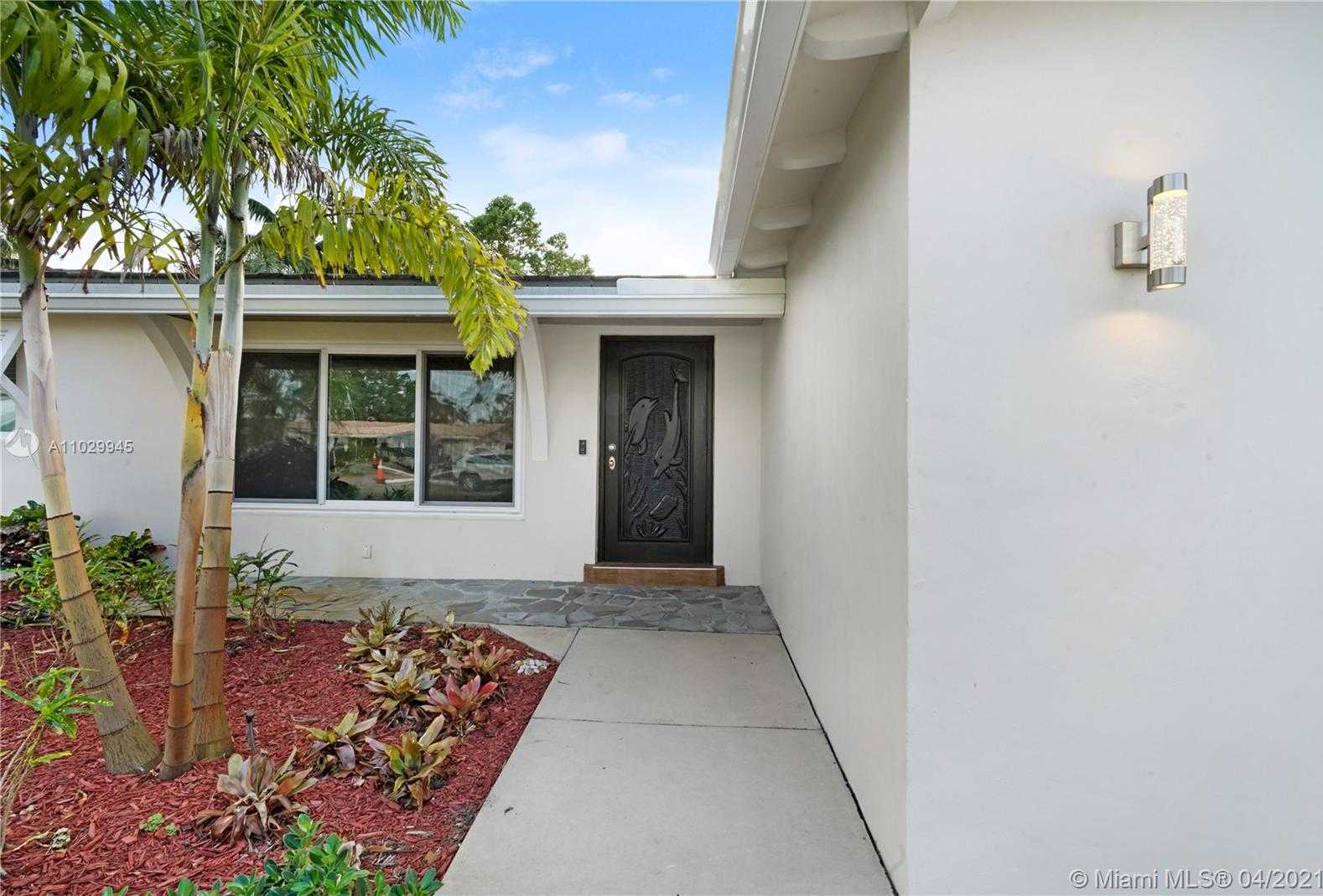 Small Image of 4481 SOUTH WEST 38TH TER, Dania Beach Number 4