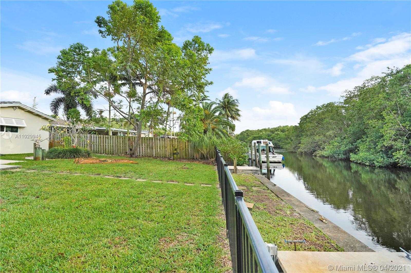Small Image of 4481 SOUTH WEST 38TH TER, Dania Beach Number 52