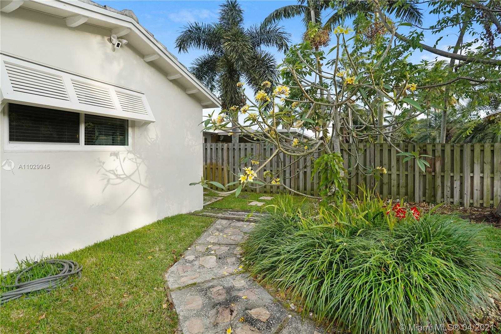 Small Image of 4481 SOUTH WEST 38TH TER, Dania Beach Number 63