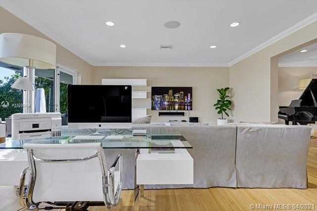 Small Image of 9999 NORTH EAST 13TH AVE, Miami Shores Number 41