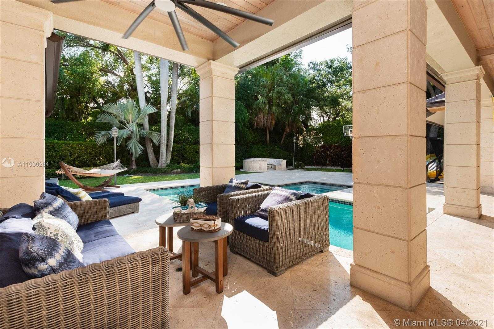 Small Image of 330 COCOPLUM RD, Coral Gables Number 30