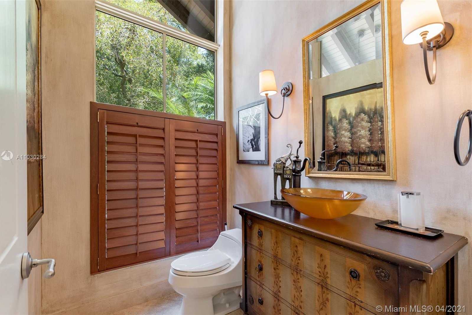 Small Image of 330 COCOPLUM RD, Coral Gables Number 34