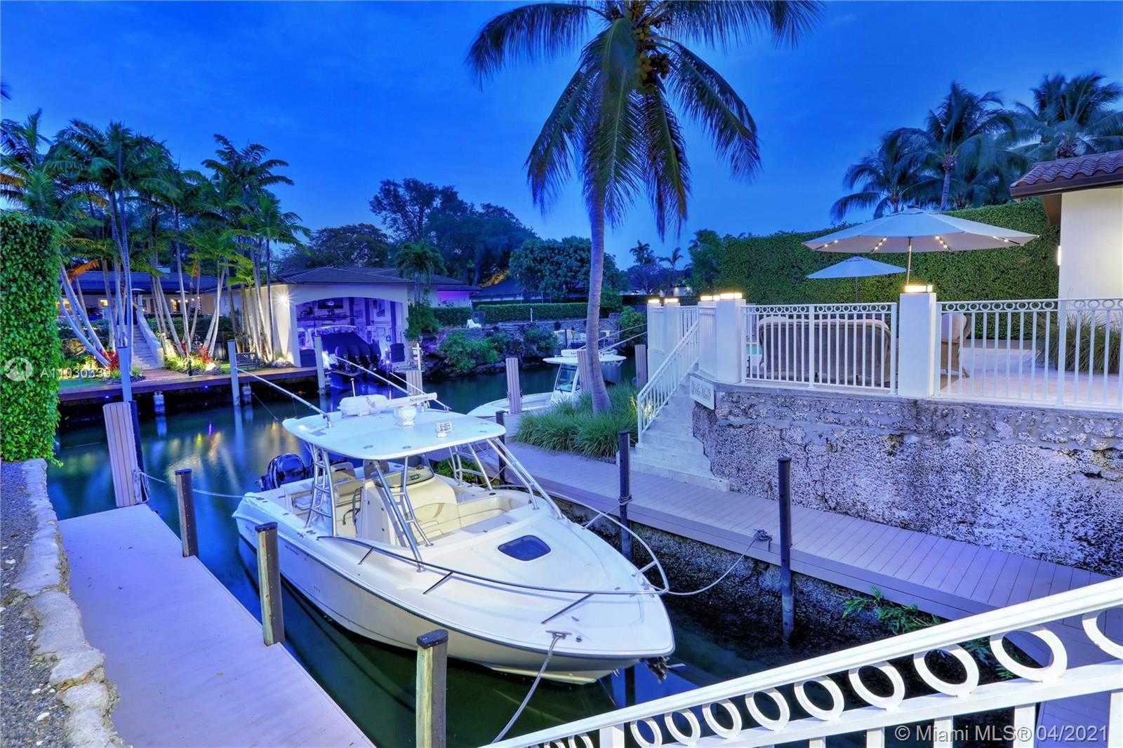 Small Image of 1133 SOUTH ALHAMBRA CIR, Coral Gables Number 2