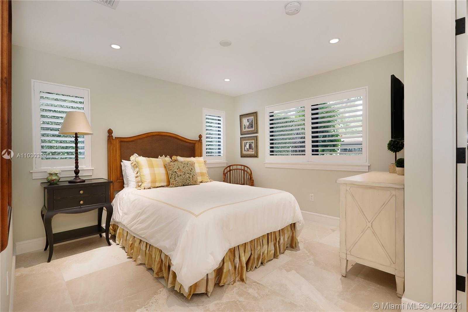 Small Image of 1133 SOUTH ALHAMBRA CIR, Coral Gables Number 22