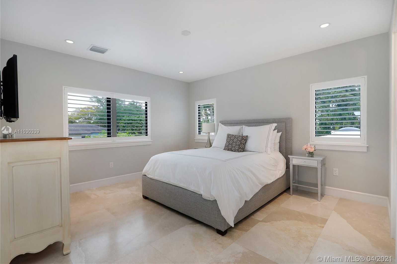 Small Image of 1133 SOUTH ALHAMBRA CIR, Coral Gables Number 25