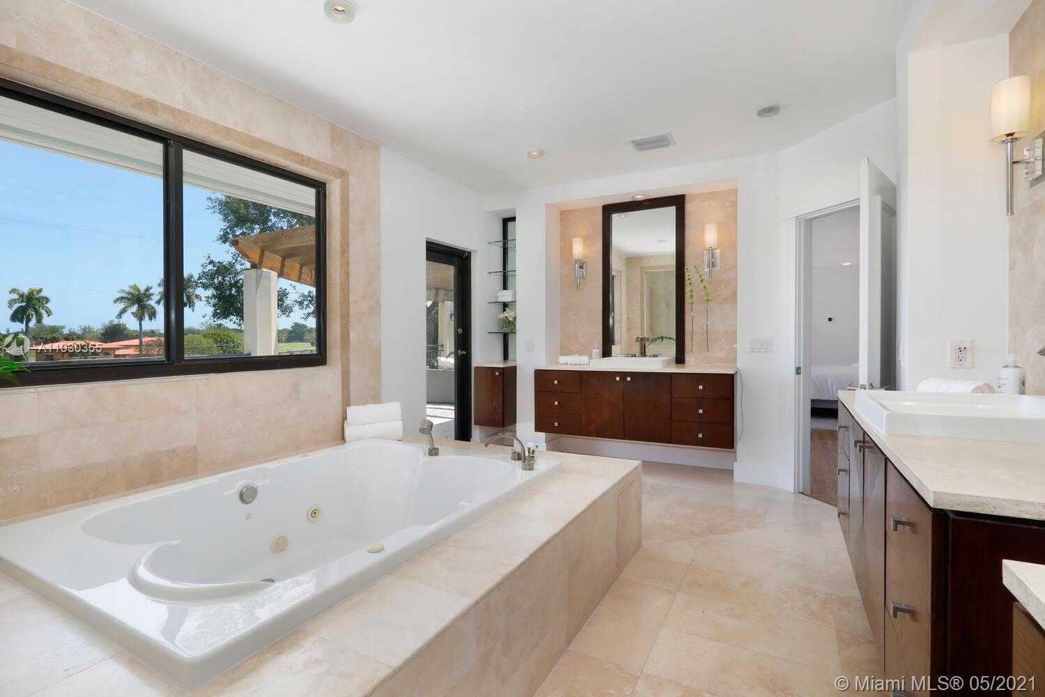 Small Image of 3425 ALHAMBRA CIR, Coral Gables Number 20