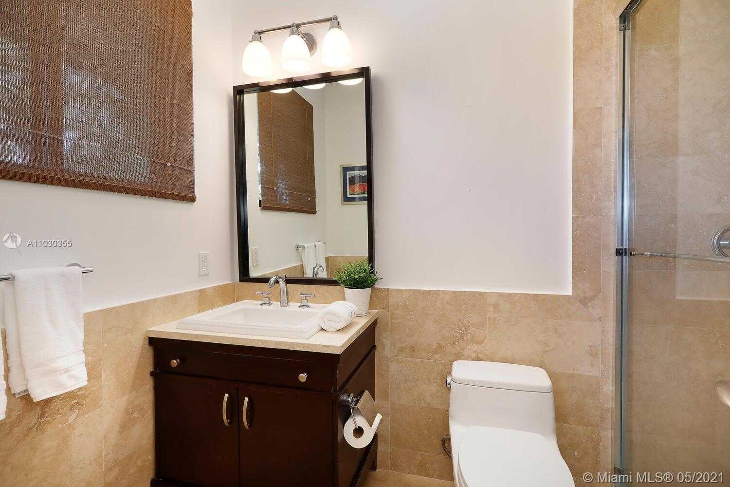Small Image of 3425 ALHAMBRA CIR, Coral Gables Number 28