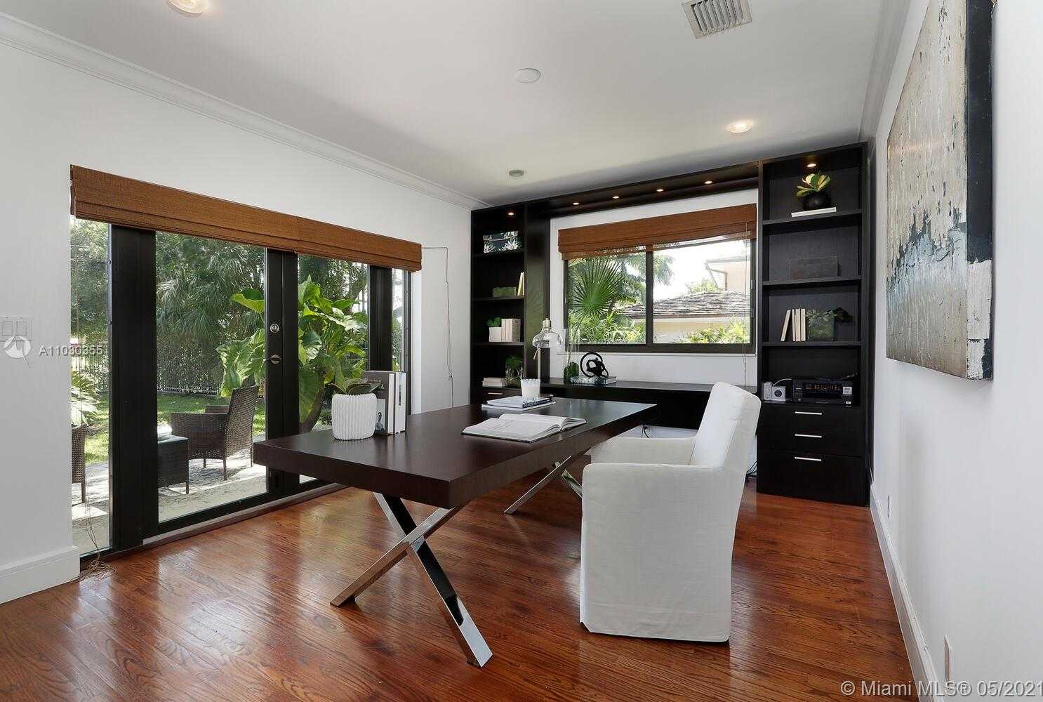 Small Image of 3425 ALHAMBRA CIR, Coral Gables Number 29