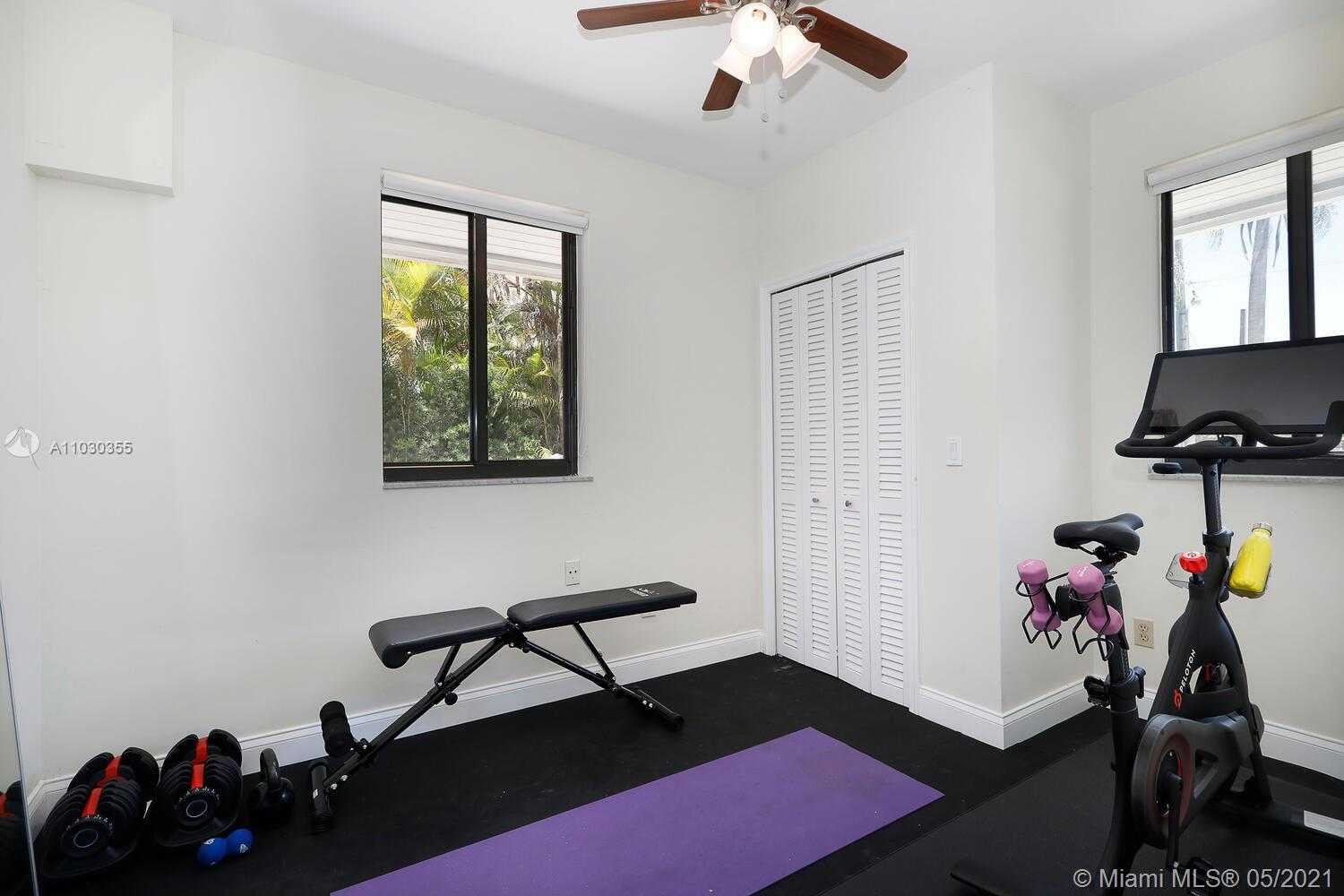 Small Image of 3425 ALHAMBRA CIR, Coral Gables Number 31