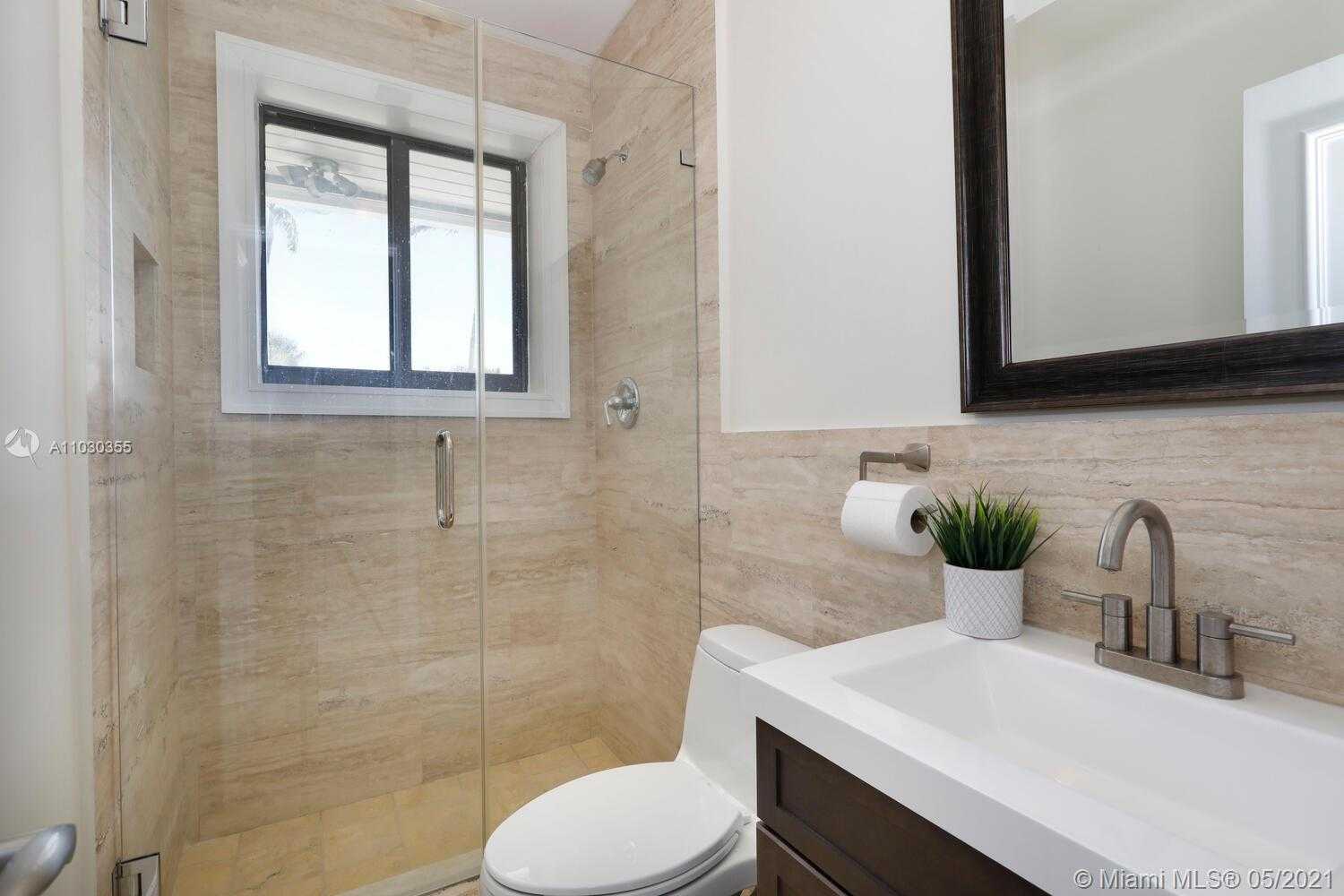 Small Image of 3425 ALHAMBRA CIR, Coral Gables Number 32