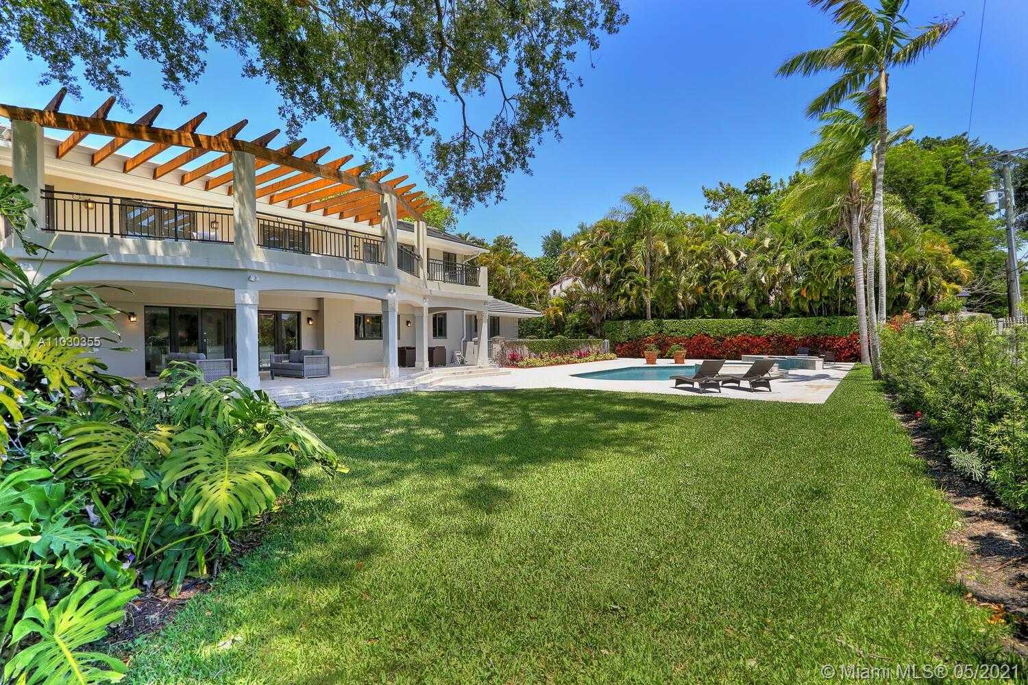 Small Image of 3425 ALHAMBRA CIR, Coral Gables Number 34