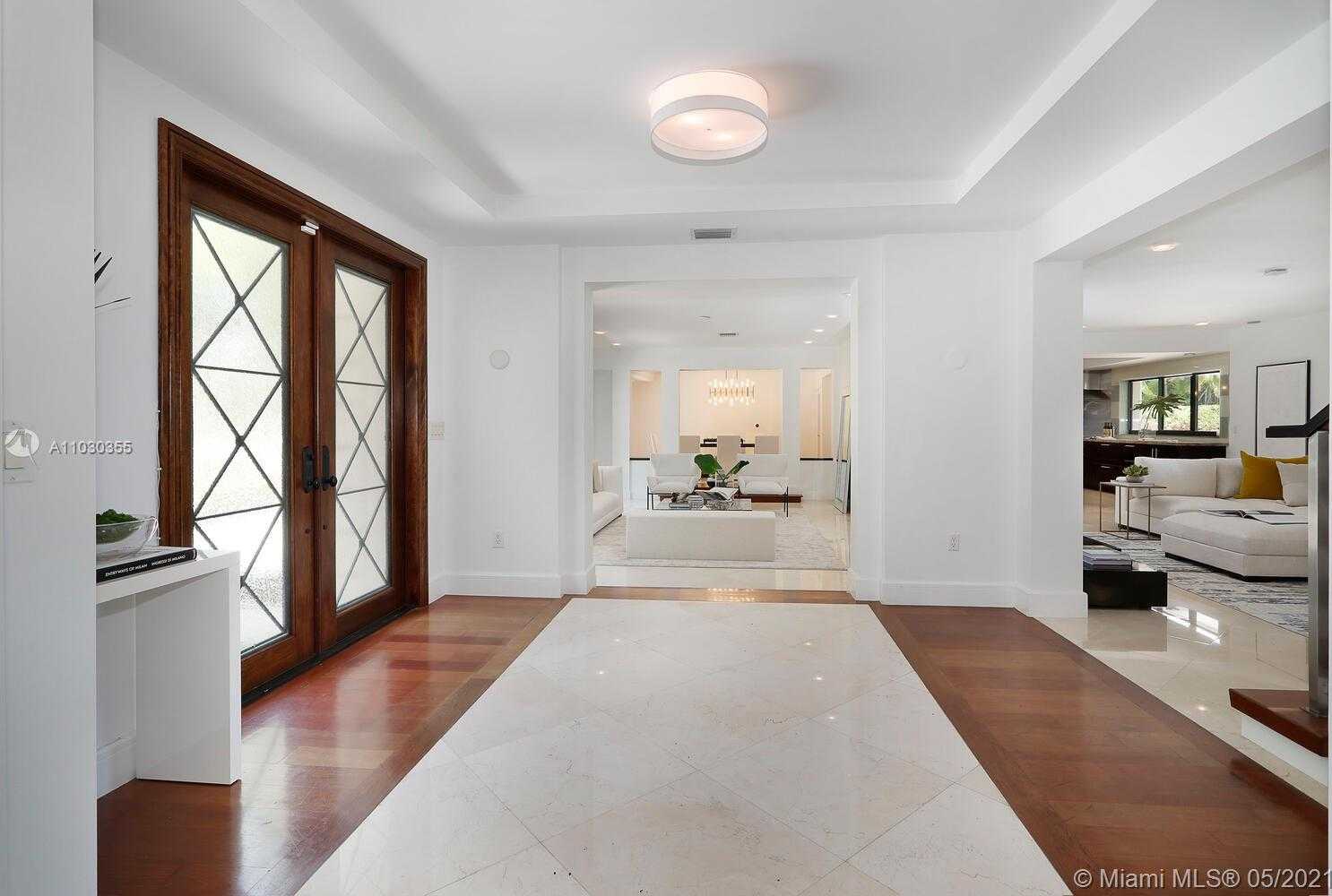 Small Image of 3425 ALHAMBRA CIR, Coral Gables Number 4