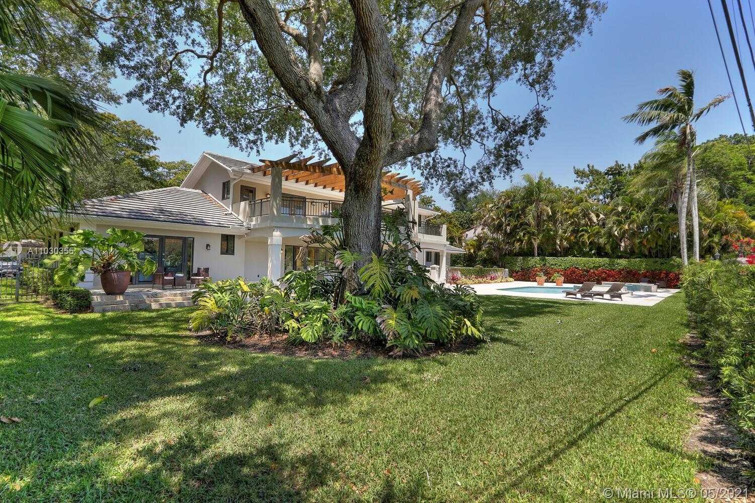 Small Image of 3425 ALHAMBRA CIR, Coral Gables Number 41