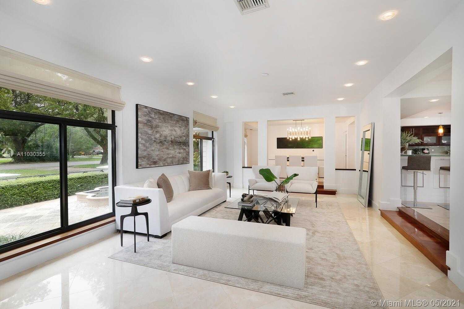 Small Image of 3425 ALHAMBRA CIR, Coral Gables Number 5