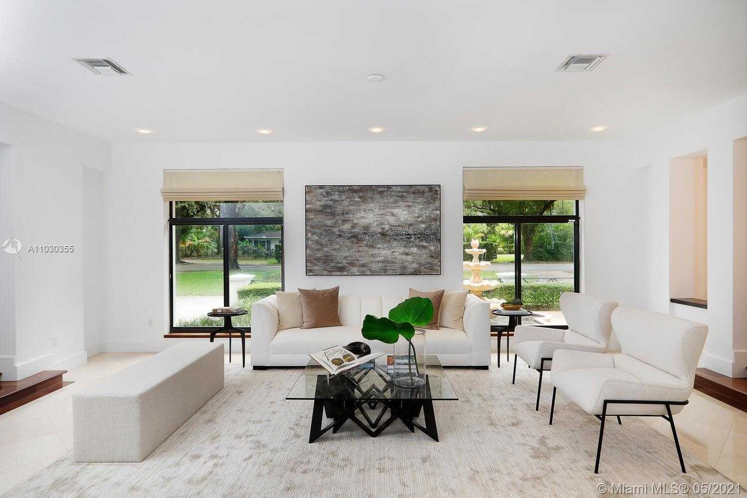 Small Image of 3425 ALHAMBRA CIR, Coral Gables Number 8