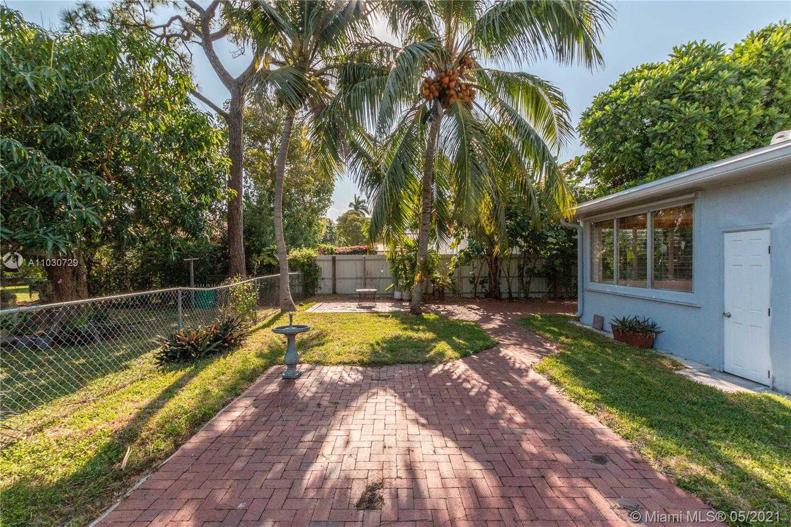 Small Image of 2410 SOUTH WEST 25TH ST, Miami Number 35