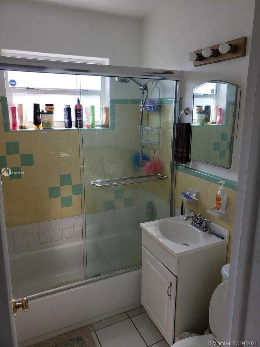 Small Image of 17153 NORTH EAST 3RD AVE, North Miami Beach Number 9