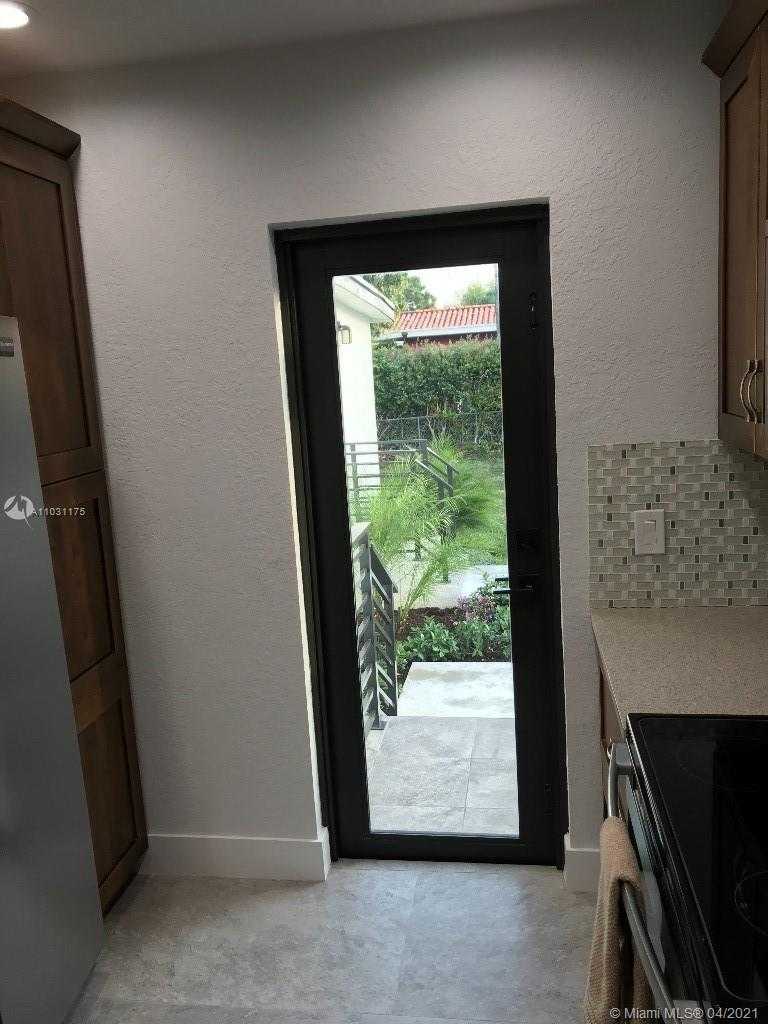 Small Image of 640 SOUTH EAST 8TH ST, Hialeah Number 13
