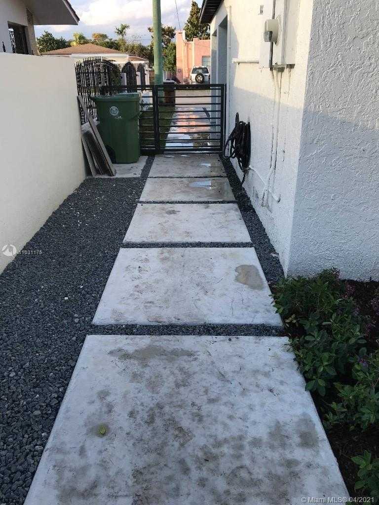 Small Image of 640 SOUTH EAST 8TH ST, Hialeah Number 20