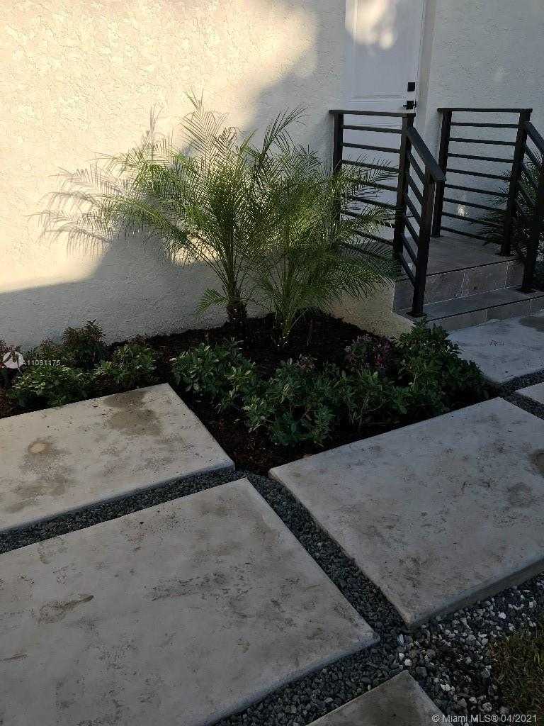 Small Image of 640 SOUTH EAST 8TH ST, Hialeah Number 21