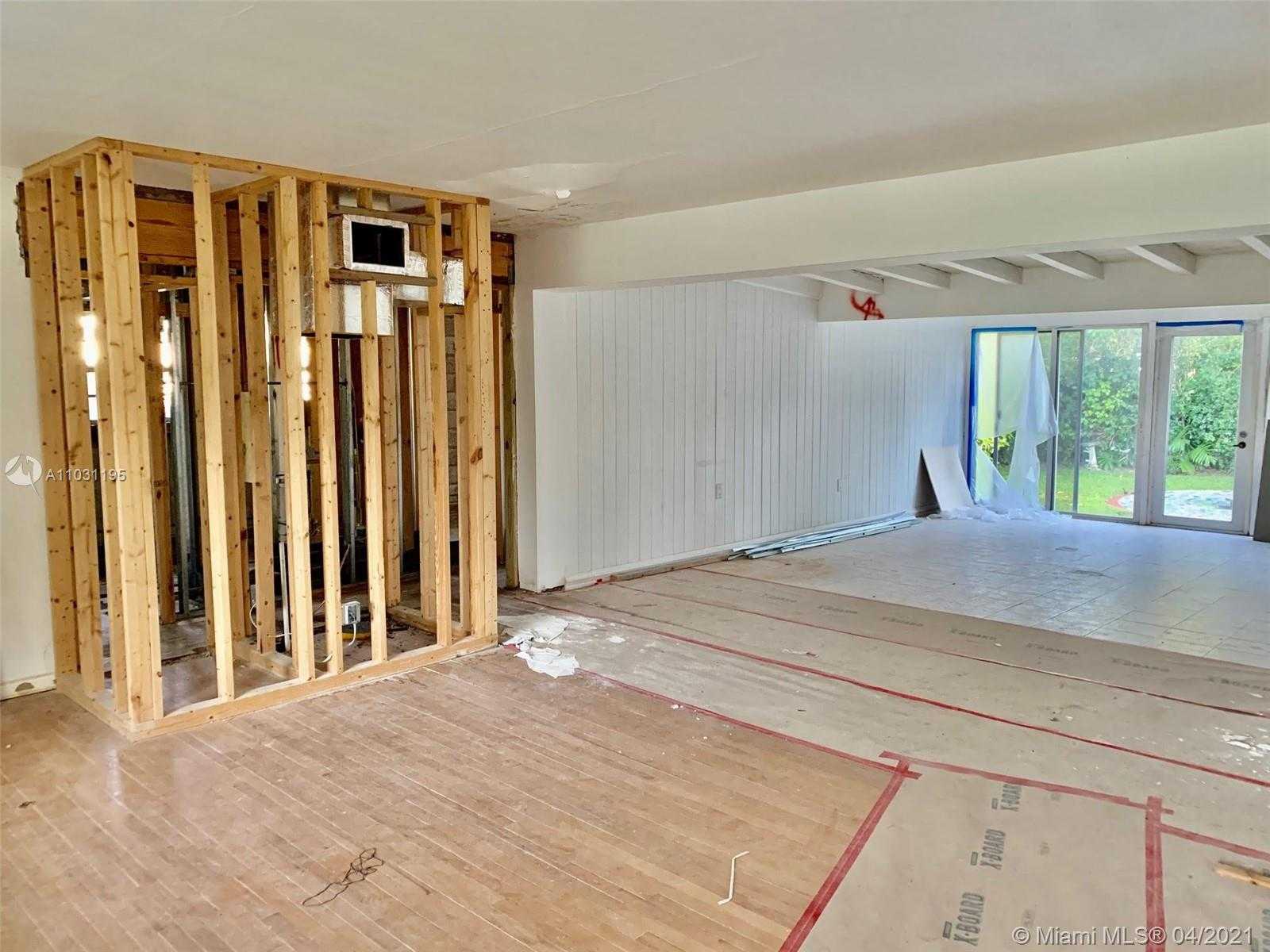 Small Image of 930 NORTH EAST 74TH ST, Miami Number 4