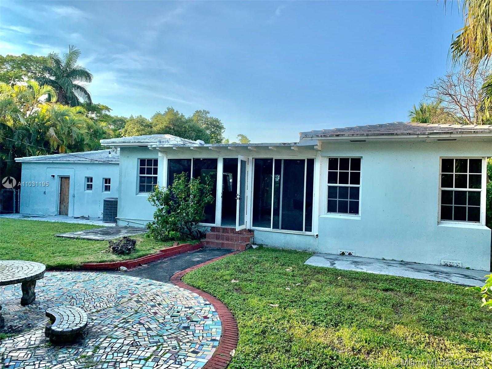 Small Image of 930 NORTH EAST 74TH ST, Miami Number 6