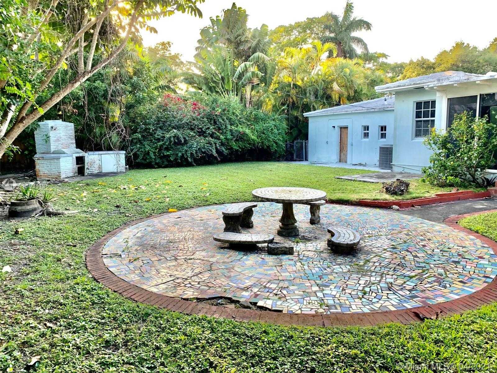 Small Image of 930 NORTH EAST 74TH ST, Miami Number 7