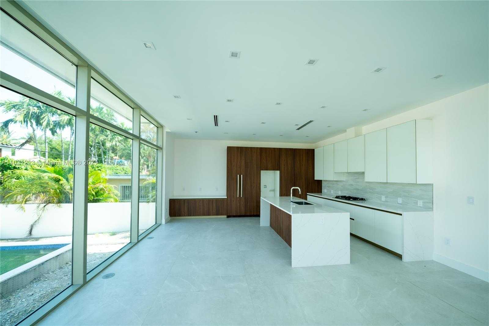 Small Image of 1201 WEST 47TH ST, Miami Beach Number 4