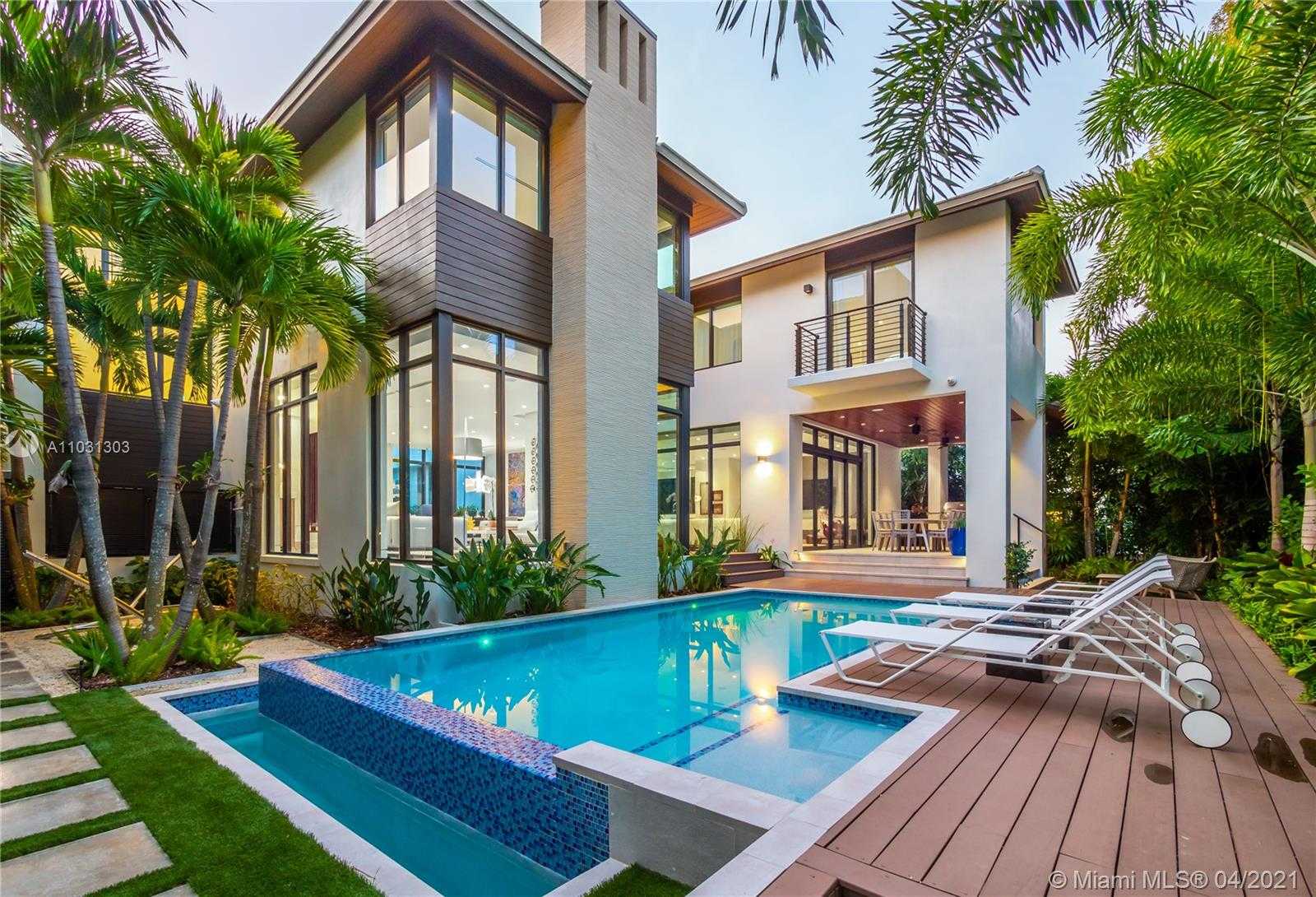 Small Image of 237 BAL CROSS DR, Bal Harbour Number 2
