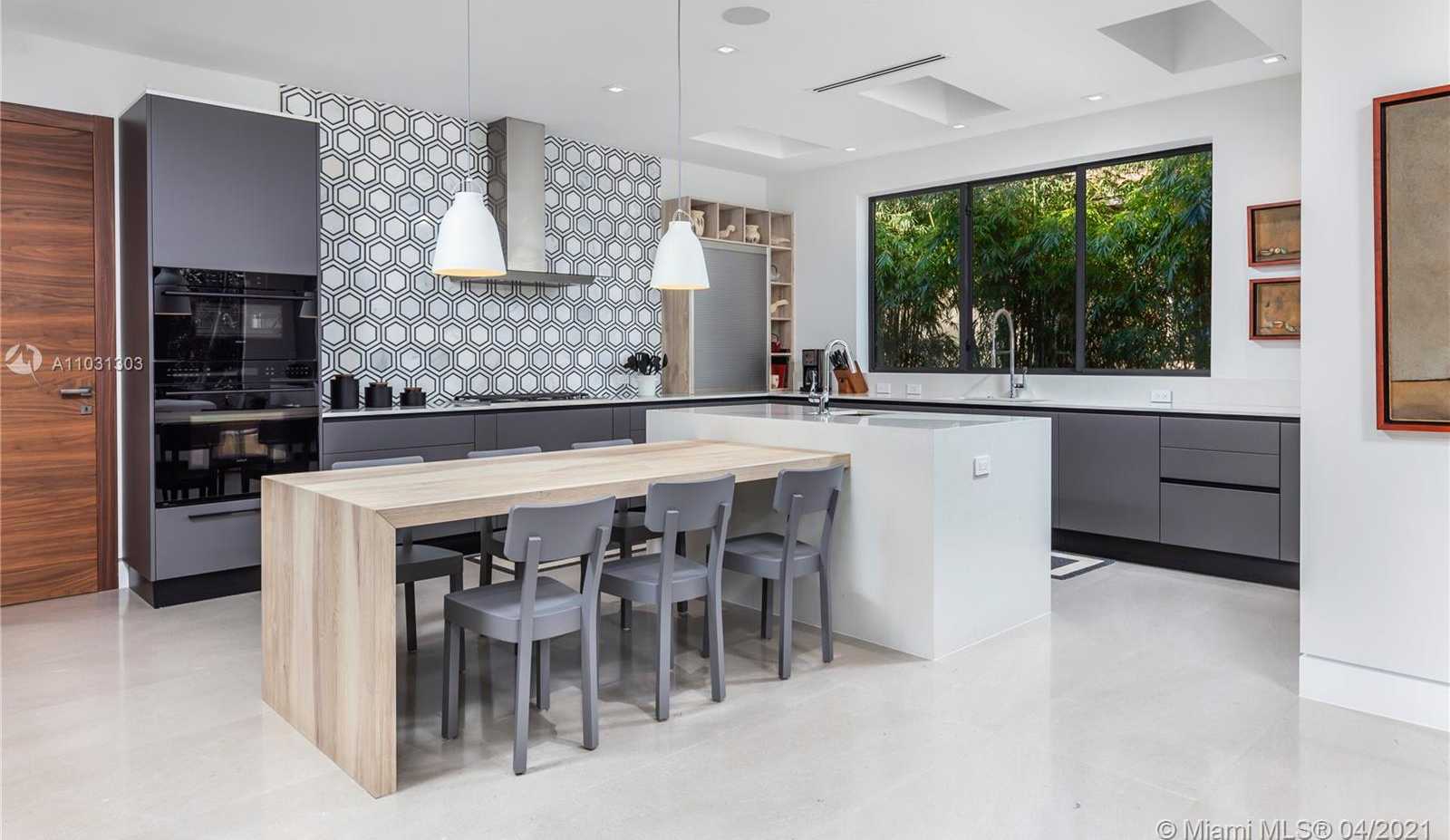 Small Image of 237 BAL CROSS DR, Bal Harbour Number 8