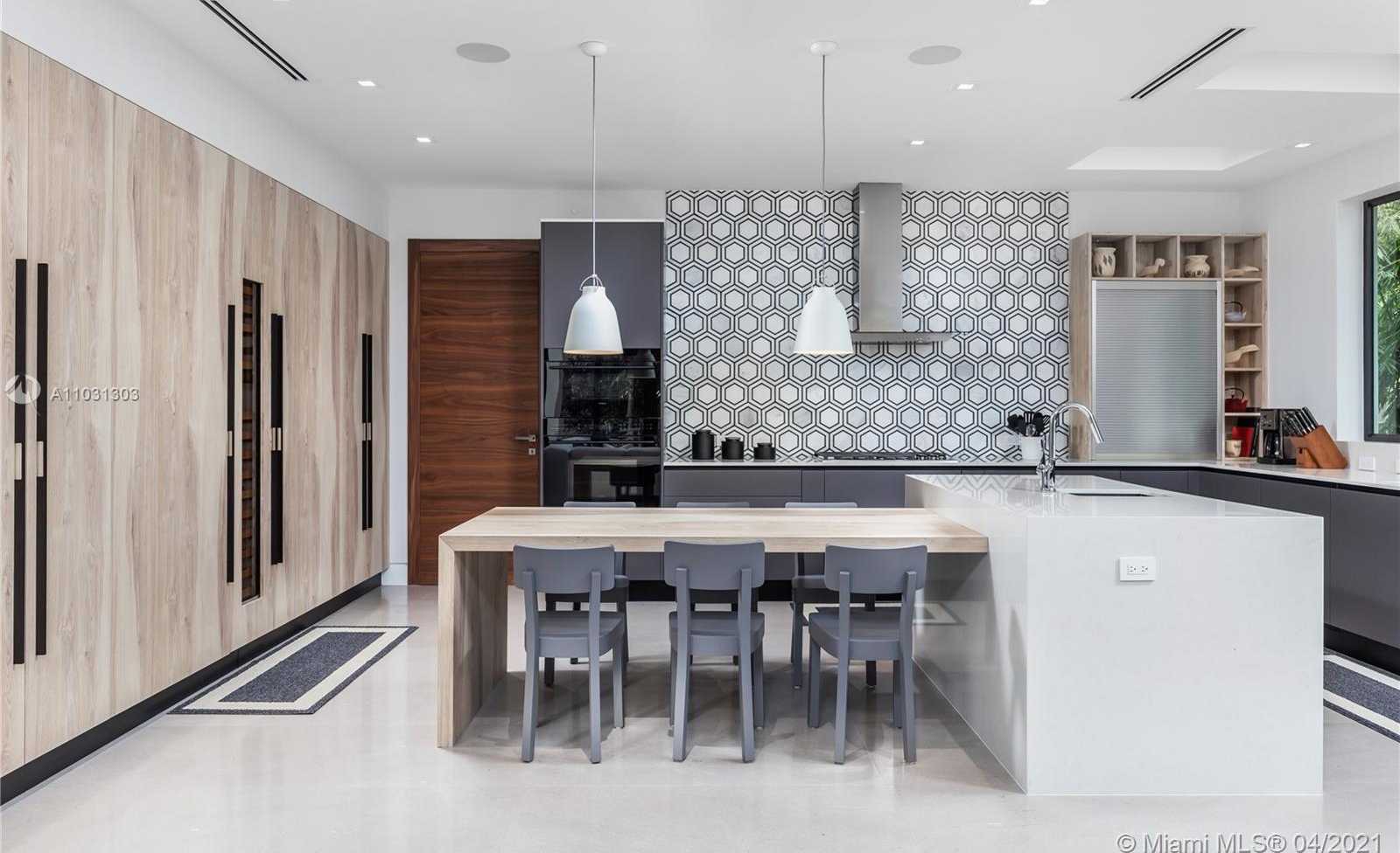 Small Image of 237 BAL CROSS DR, Bal Harbour Number 9