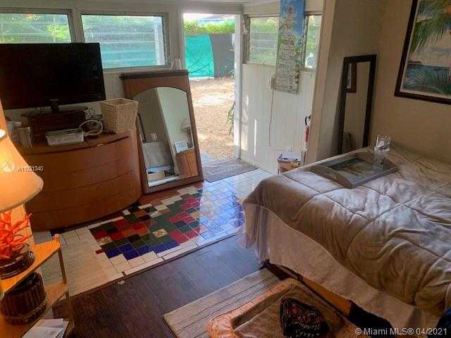 Small Image of 3075 MCDONALD AVENUE, Coconut Grove Number 16