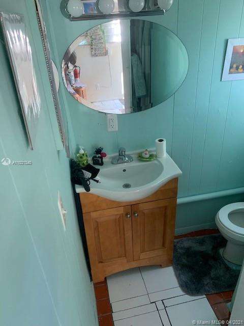 Small Image of 3075 MCDONALD AVENUE, Coconut Grove Number 17