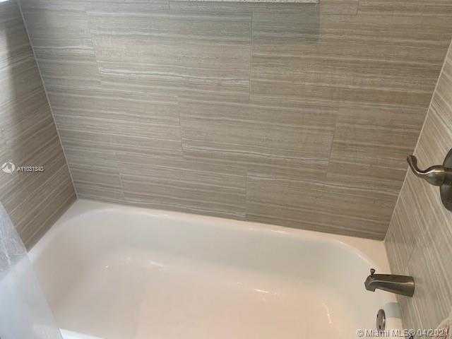 Small Image of 3075 MCDONALD AVENUE, Coconut Grove Number 8
