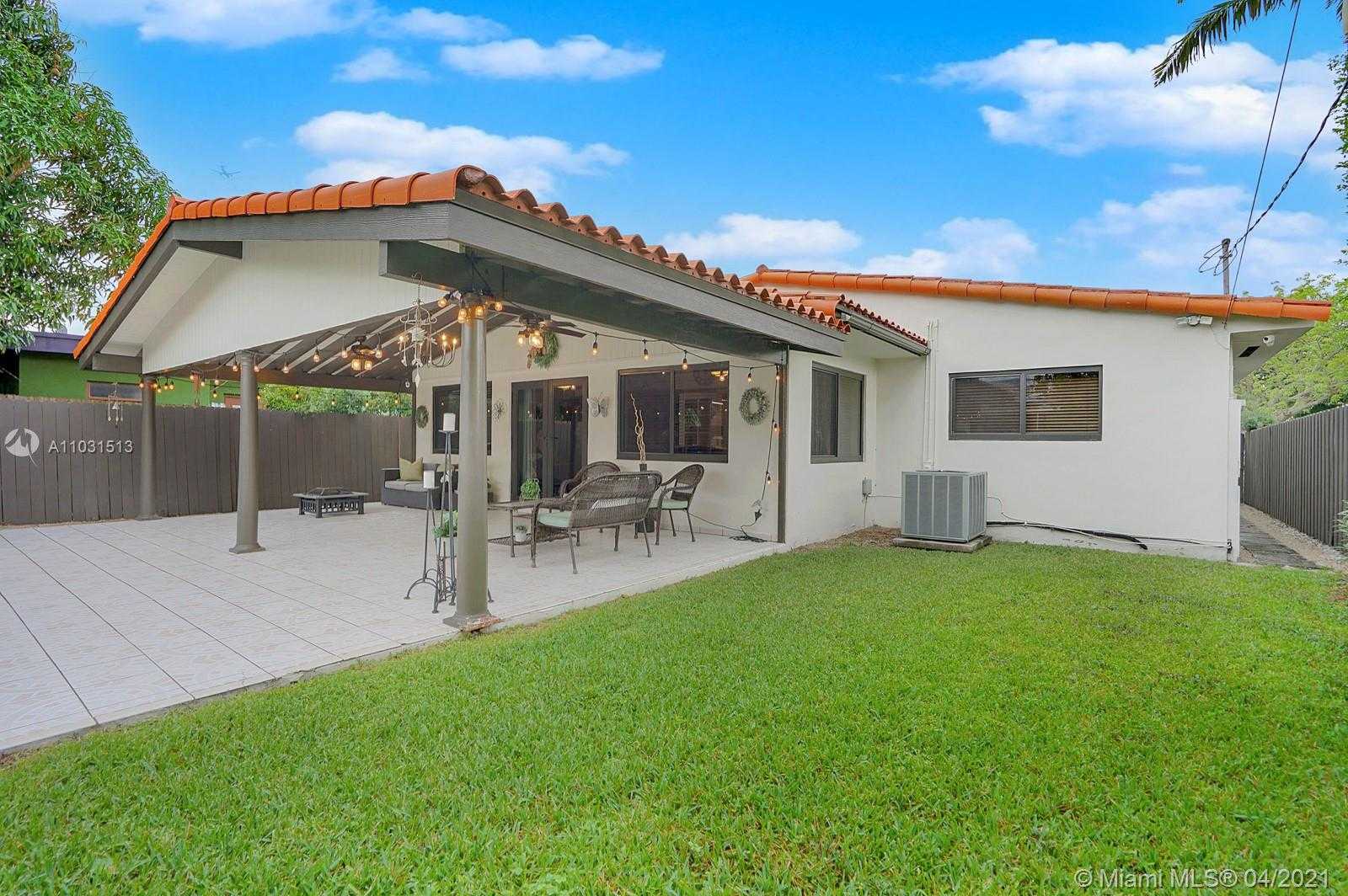 Small Image of 1436 SOUTH WEST 14TH TER, Miami Number 15