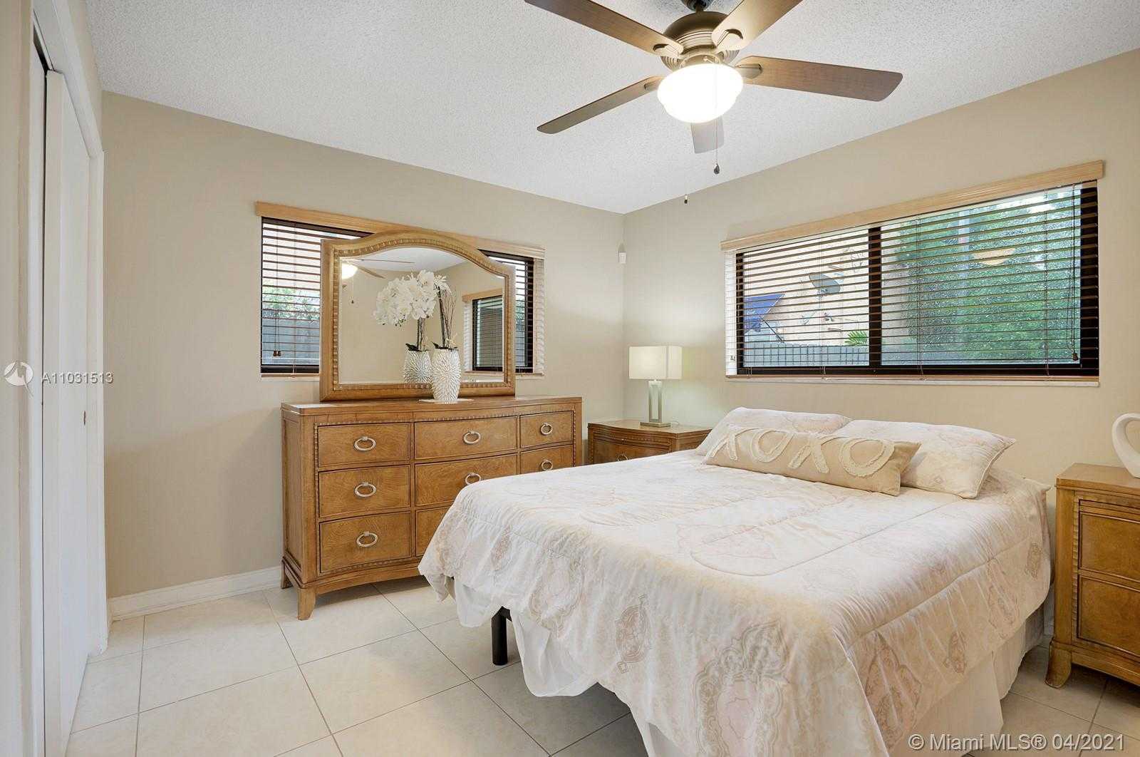 Small Image of 1436 SOUTH WEST 14TH TER, Miami Number 19