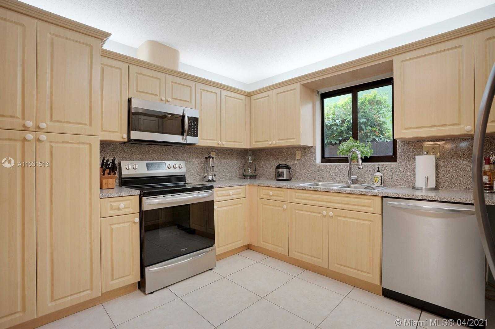 Small Image of 1436 SOUTH WEST 14TH TER, Miami Number 7