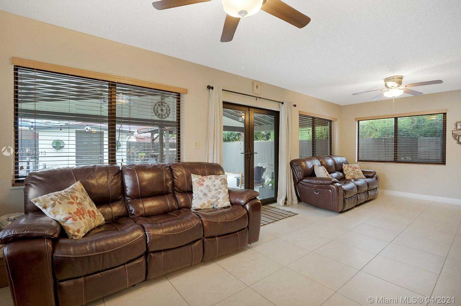 Small Image of 1436 SOUTH WEST 14TH TER, Miami Number 9