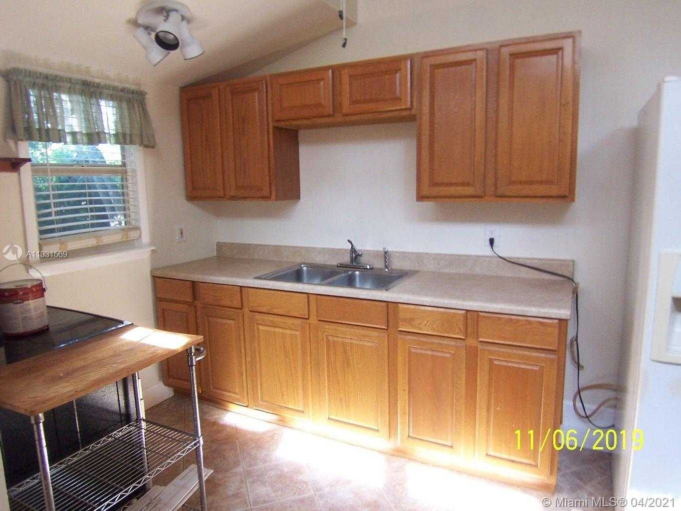 Small Image of 105 TREE LN, Key Largo Number 11